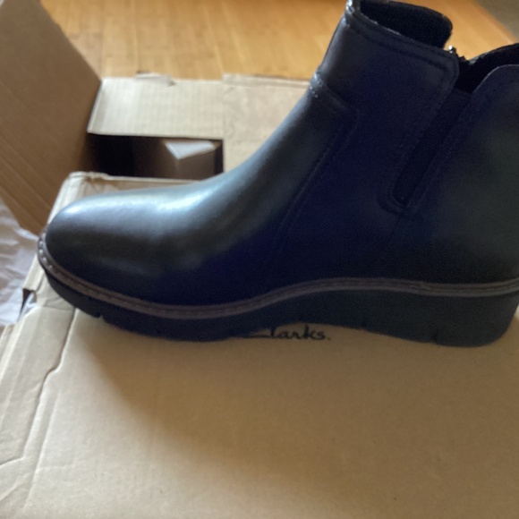Clarks Boots NIB size 10 - Picture 6 of 7